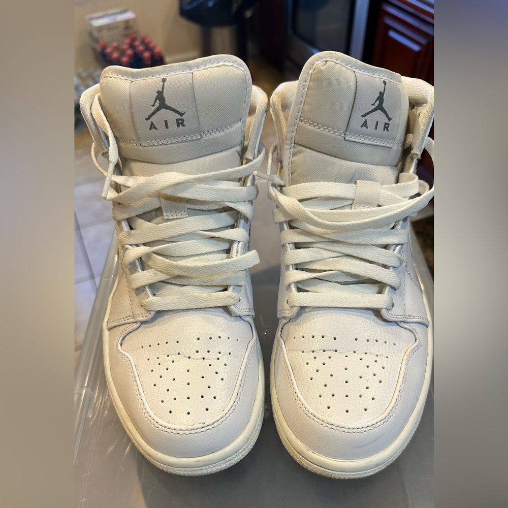 Jordan 1 Retro Mid